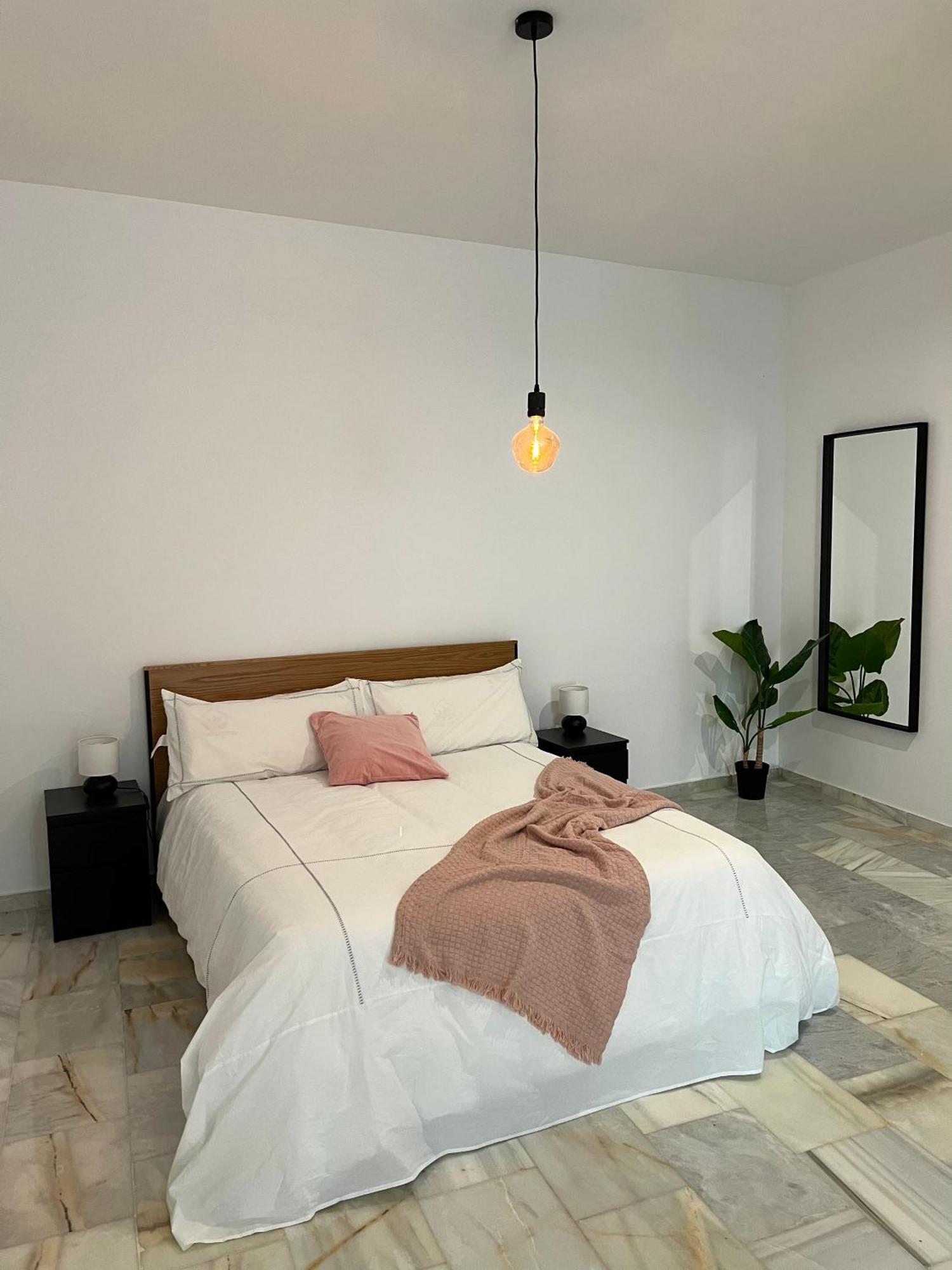 Amazing Apartment City Center - Optional Parking Малага Экстерьер фото