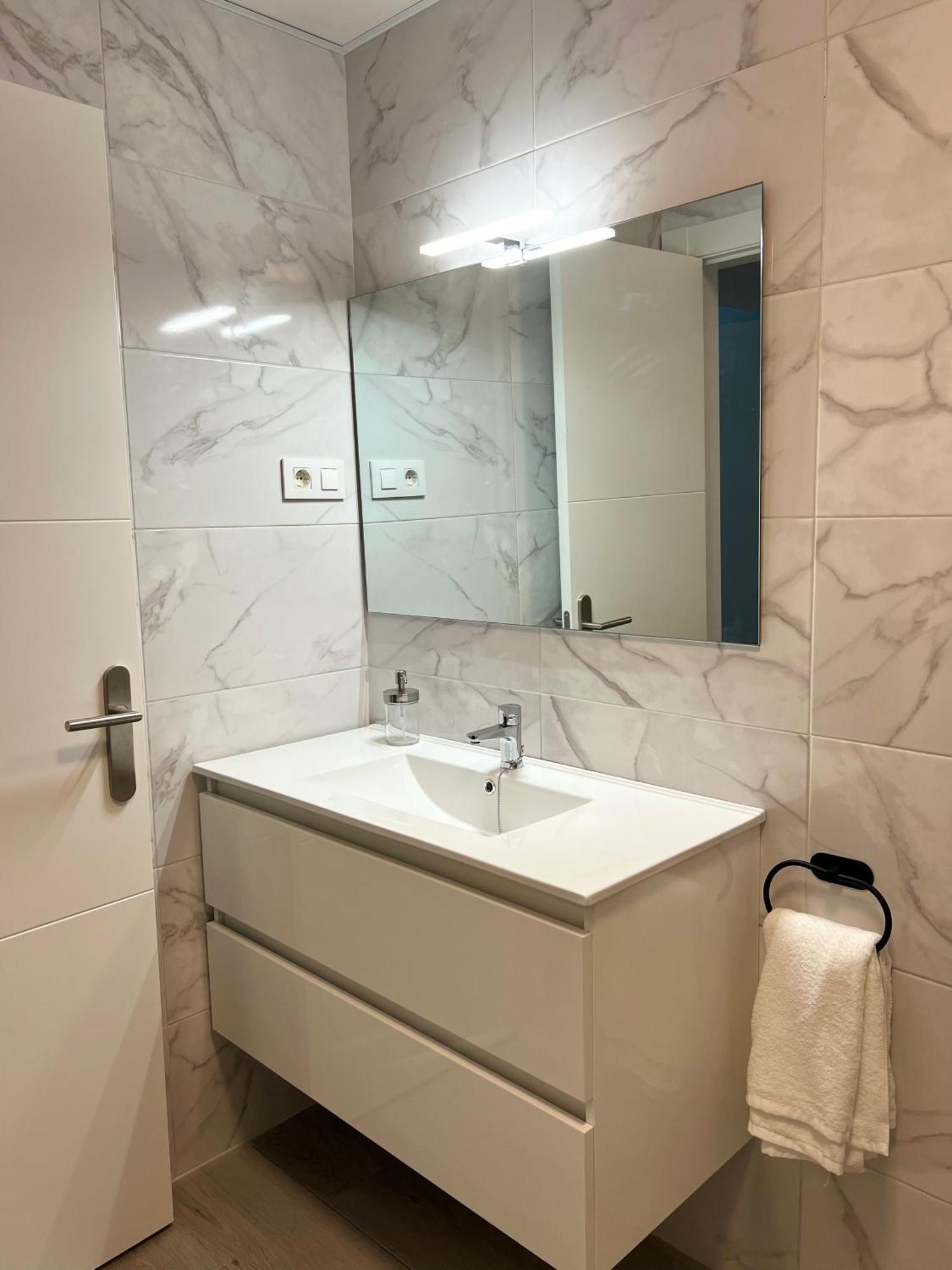 Amazing Apartment City Center - Optional Parking Малага Экстерьер фото