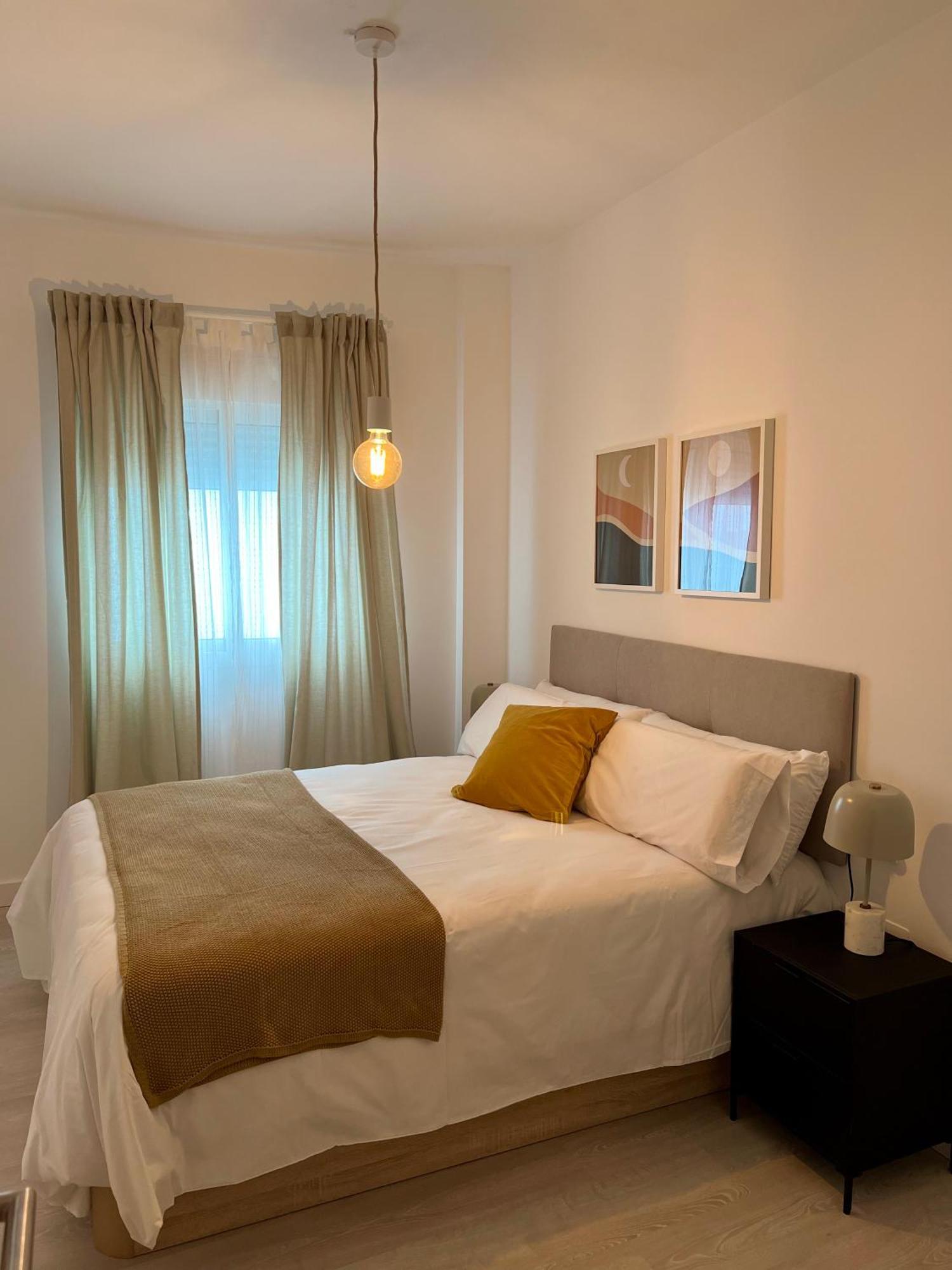 Amazing Apartment City Center - Optional Parking Малага Экстерьер фото